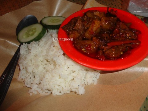 KULINER YOGYAKARTA: OSENG MERCON YU NARTI, PEDESNYA MELEDAK DI MULUT !!