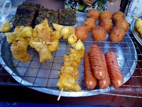 KULINER THAILAND: MENJELAJAH ANEKA MAKANAN BANGKOK DALAM SEHARI