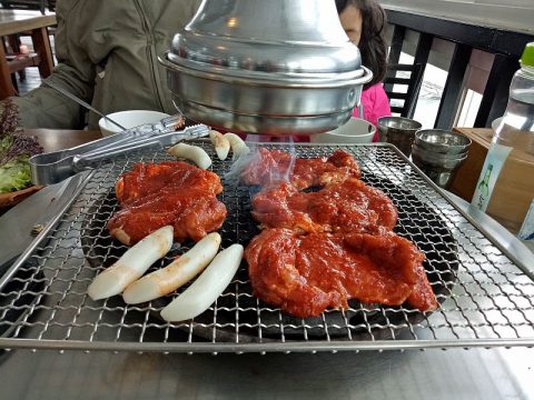 KULINER KOREA SELATAN: DARI RESTORAN HINGGA STREET FOODS, SEMUA BIKIN NAGIH!