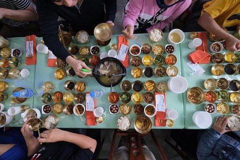 KULINER KOREA UTARA: ICIP-ICIP DARI MAKANAN RUMAHAN, COLD NOODLES DAN AYAM GINSENG