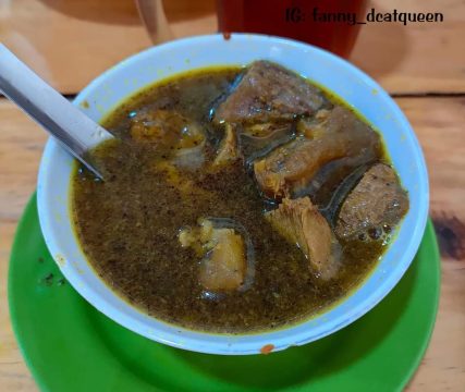 KULINER JAKARTA: MENU KHAS MAKASSAR, PALLUBASA SERIGALA