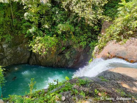 WISATA BANTEN: TREKKING BERSAMA KELUARGA KE CURUG PUTRI CARITA, ANYER