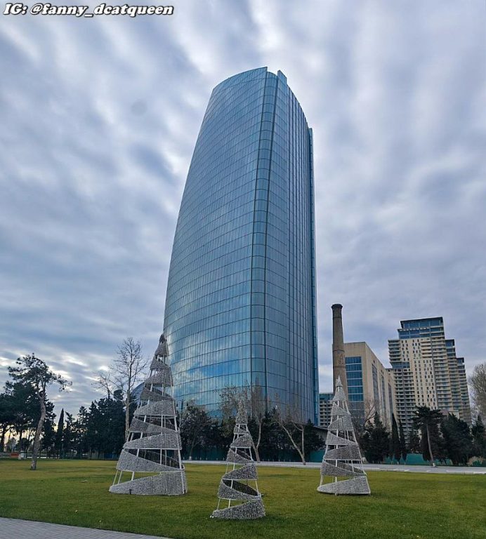 bentuk bangunan di azerbaijan