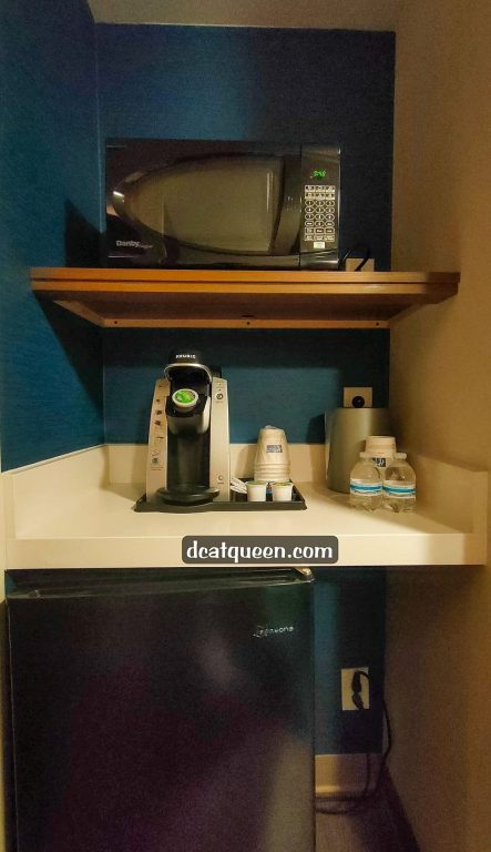 hotel di amerika yang ada coffee maker