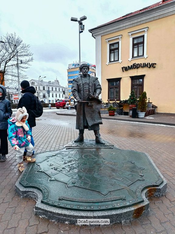 patung apa saja di minsk