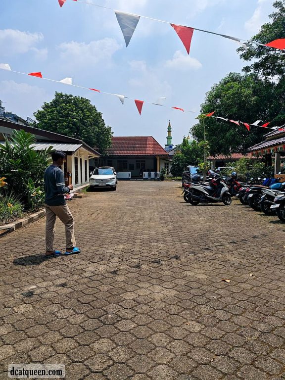 rumah makan dengan tempat parkir luas di jakarta