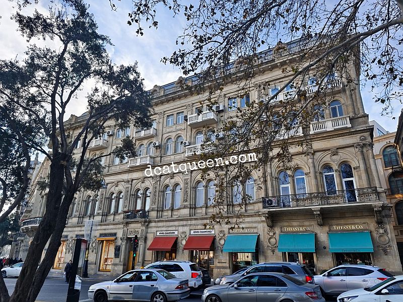 tempat shopping di kota Baku