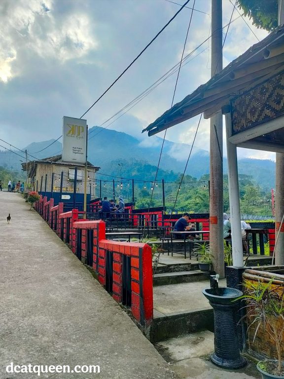 tempat makan di desa girpasang