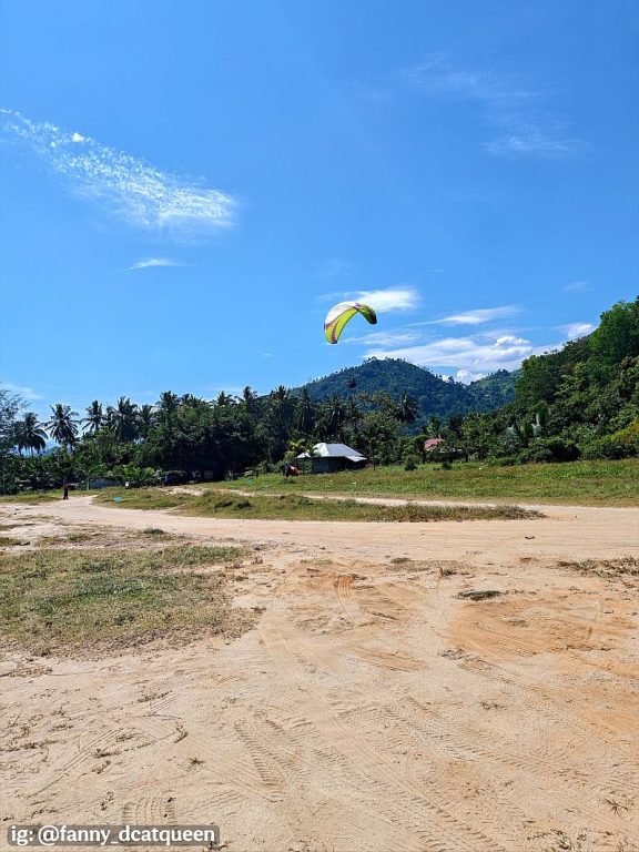 tempat makan enak di painan menghadap laut
