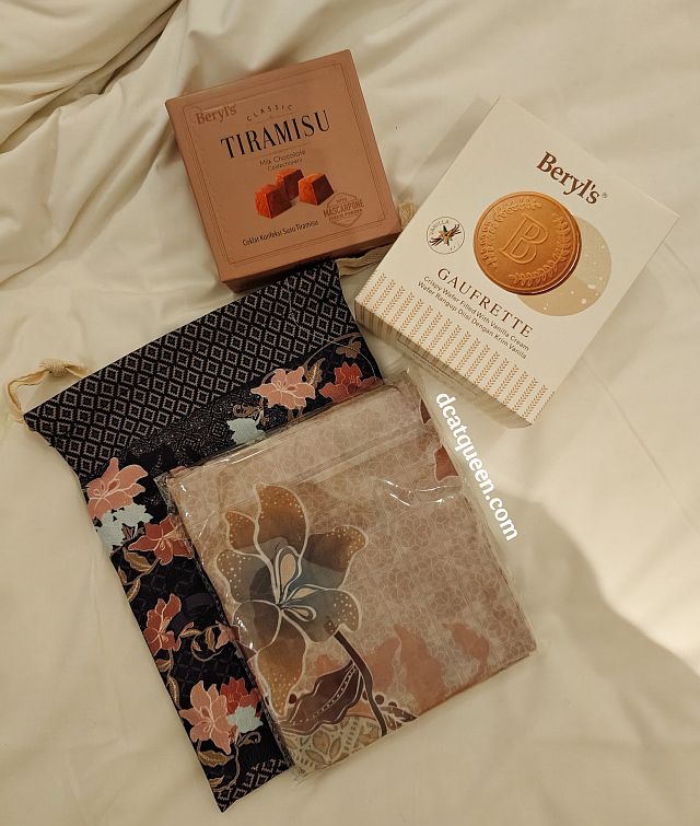 jenis oleh-oleh untuk teman wanita