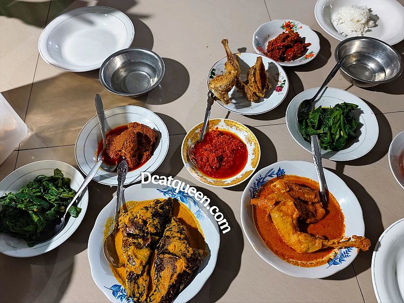 restoran yang menyajikan menu mandailing