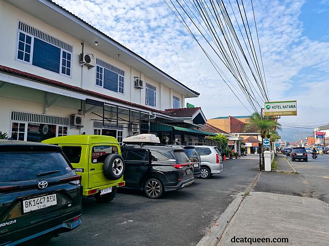 hotel dengan parkiran di sidempuan