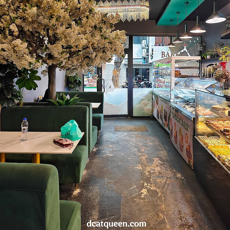 tempat makan enak di male city