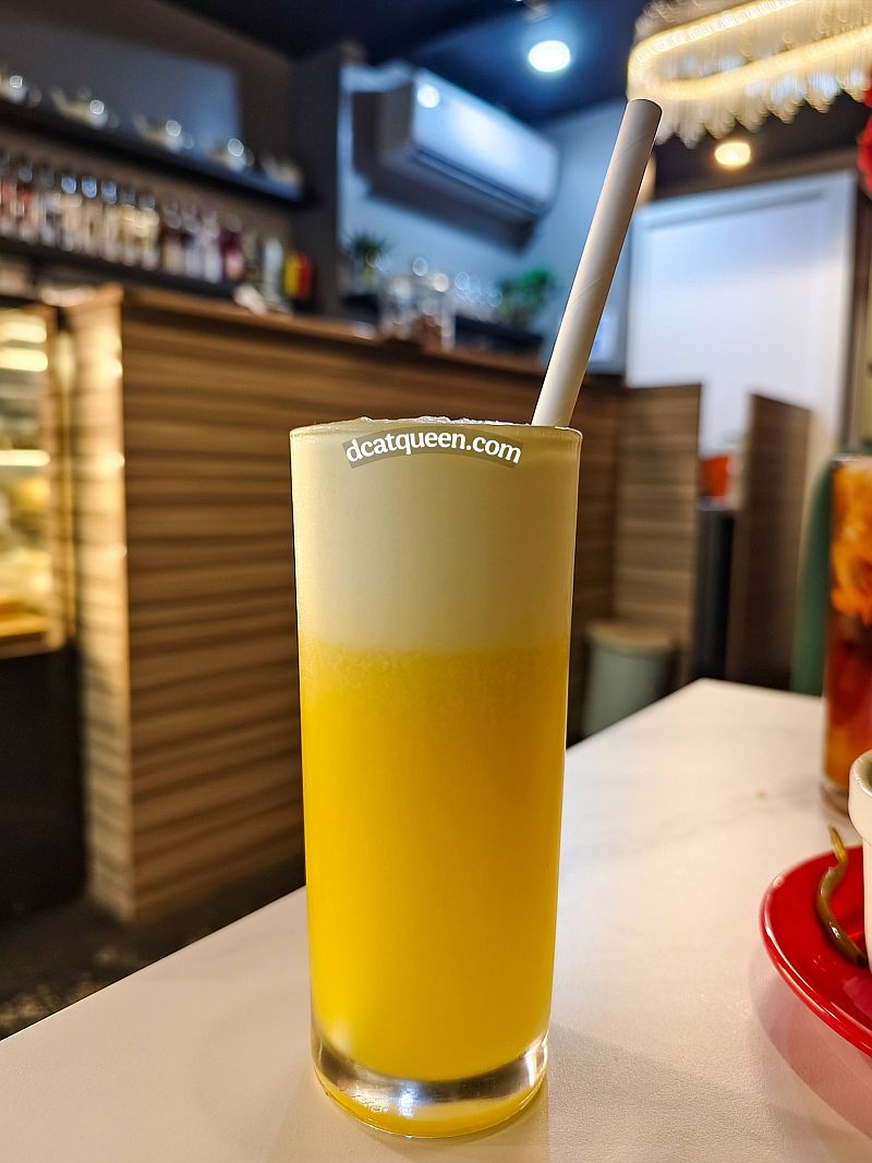 rekomendasi cafe enak di male city