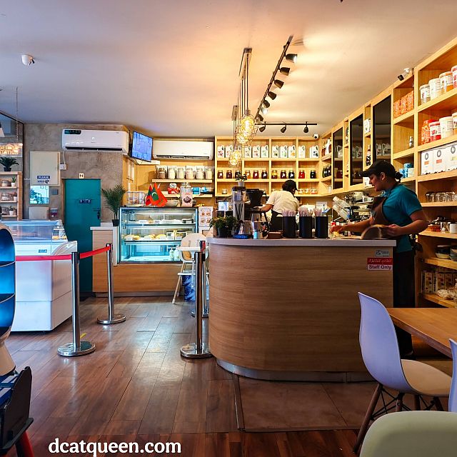 cafe menarik di male city maldives