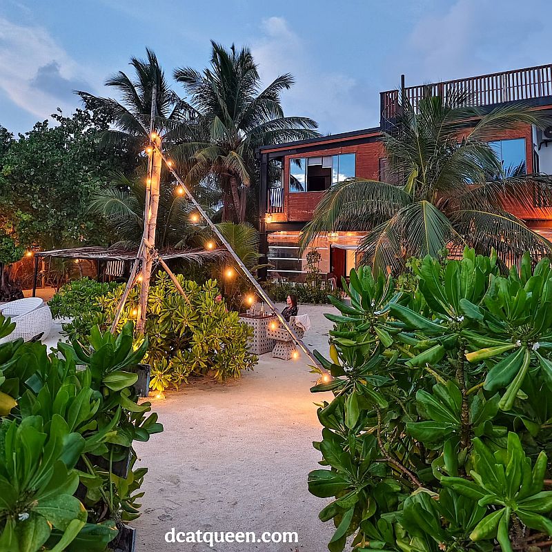 hotel cantik murah dan nyaman di pulau lokal maldives