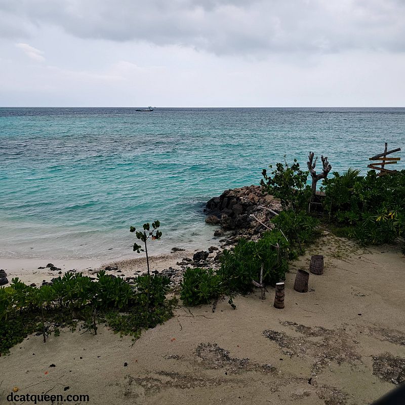 rekomendasi hotel murah nyaman di pulau lokal maldives