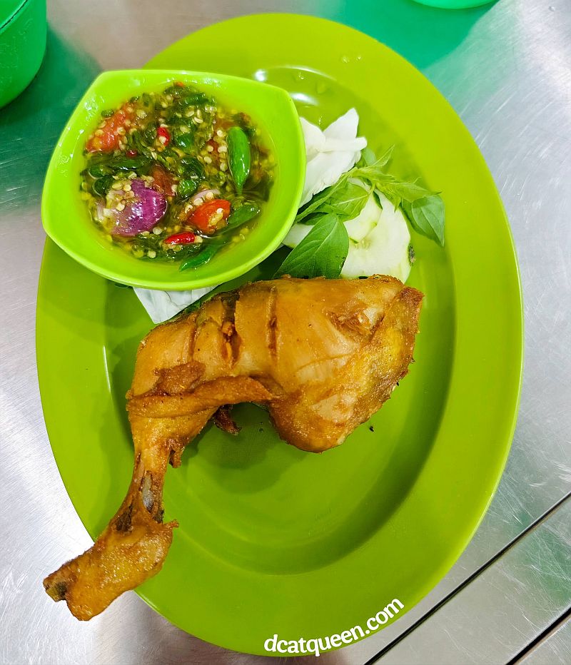 tempat makan enak di medan