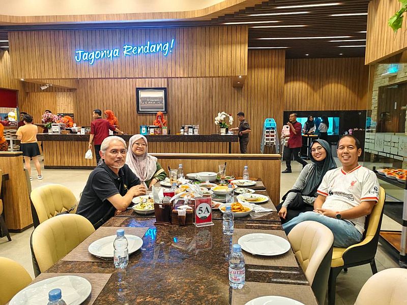 tempat makan halal untuk keluarga di pik