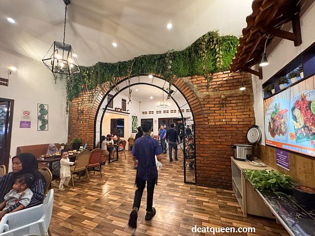 tempat makan enak di sukabumi