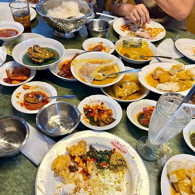 menu di restoran padang