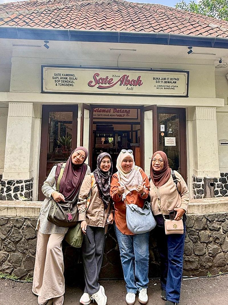 tempat makan enak di bandung