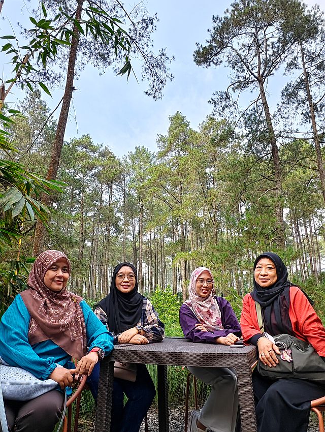 tempat makan enak di lembang