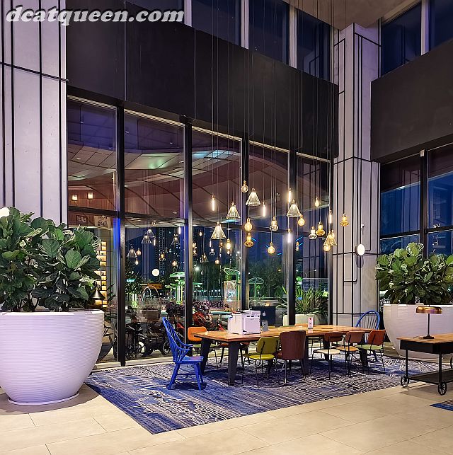 lobby hotel estetik di putrajaya