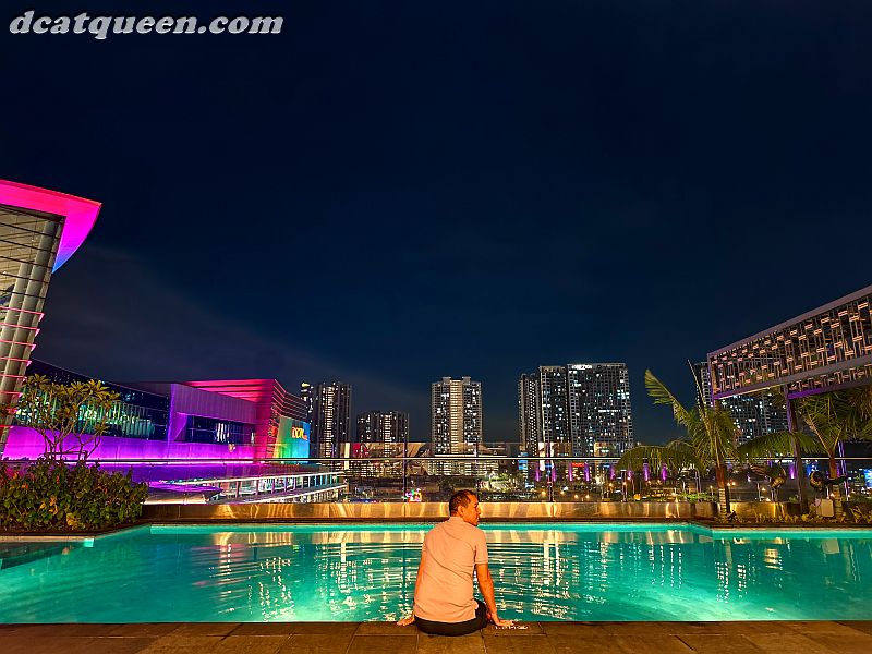 hotel dengan kolam renang di putrajaya